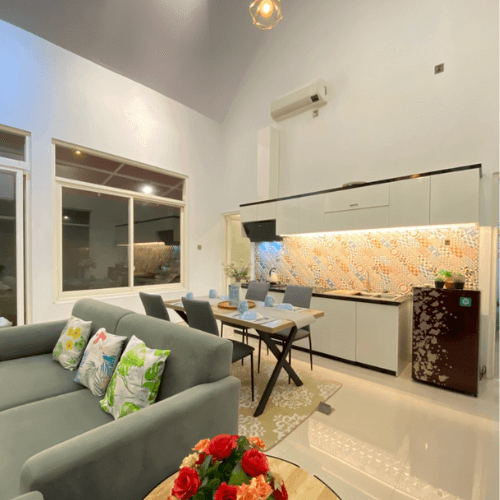 ruang tamu villa di jogja - photos (1)
